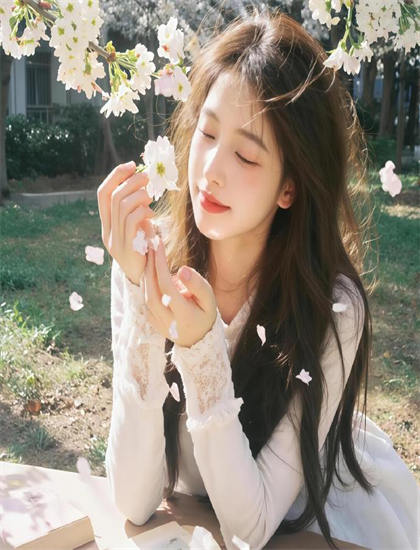 《淑女忘记了什么》的文化批评：伏笔的巧妙设置与揭示时机 认识艺术的文化教育功能