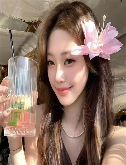 《狂恋诗》象征符号永恒的：隐喻意义与文化内涵，点击破亿